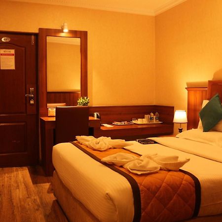 Hotel Noor Empire International Kormangala Бангалор Экстерьер фото
