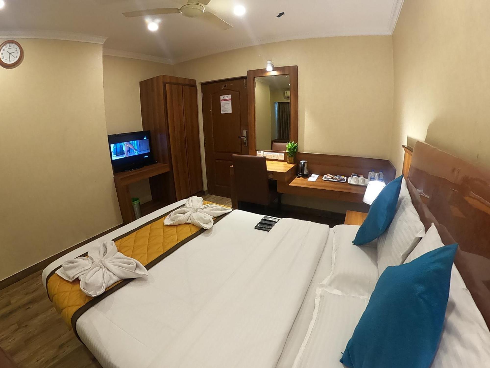 Hotel Noor Empire International Kormangala Бангалор Экстерьер фото