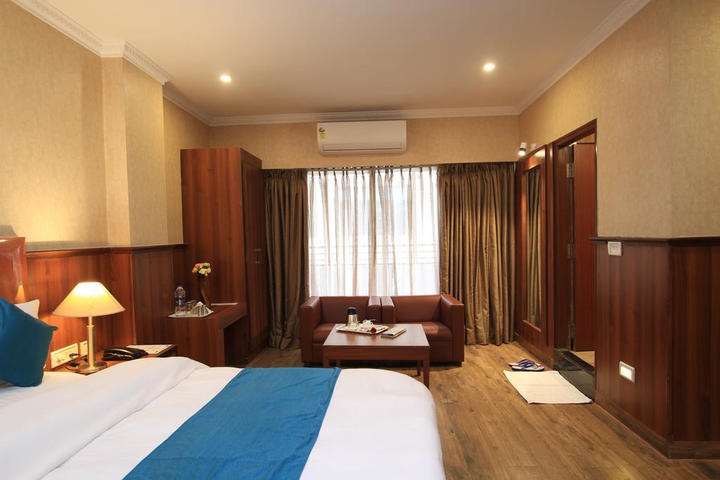 Hotel Noor Empire International Kormangala Бангалор Экстерьер фото