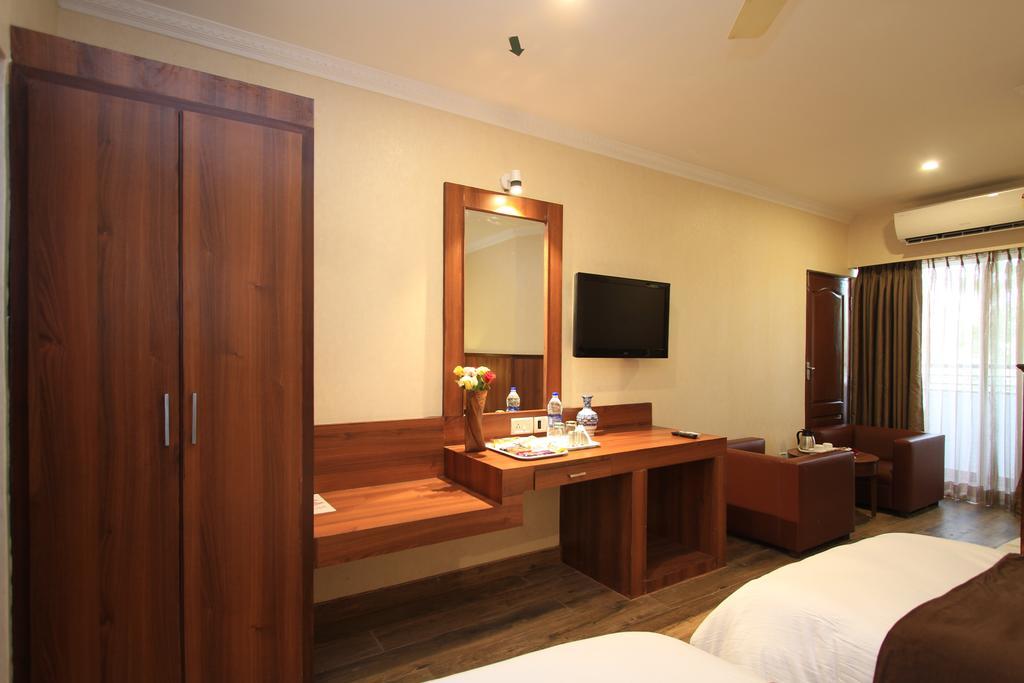 Hotel Noor Empire International Kormangala Бангалор Экстерьер фото